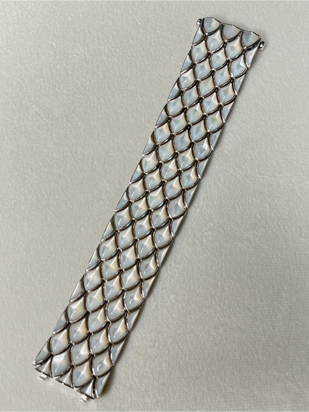 Stephen Webster Mother of Pearl Scales Sterling Silver Bracelet 105g 6.75”